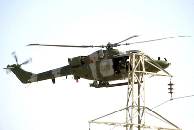 空中衝突ヘリ2機は英軍機、2人死亡 - イラク