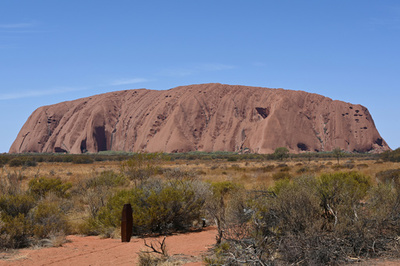 豪先住民、ウルル国立公園の観光客入場を阻止 コロナを懸念