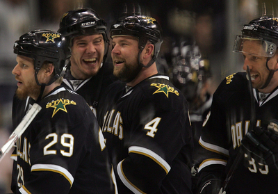 スターズ 3連勝でカンファレンス決勝に王手