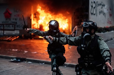 祝賀ムードをかすませる「燃える香港」 中国建国70周年