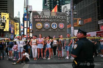 米NYタイムズスクエアで刺傷事件 容疑者含む2人死亡  