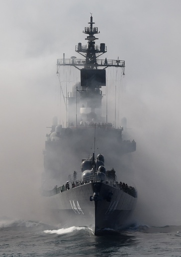 自衛隊観艦式、相模湾で開催