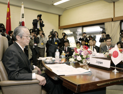 ASEANおよび日中韓13か国の財相が、通貨危機防止を協議 - 京都