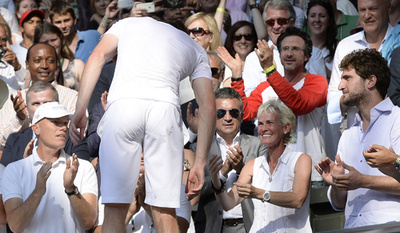 ウィンブルドン初制覇のマレー、「最後はこれまでで一番厳しかった」