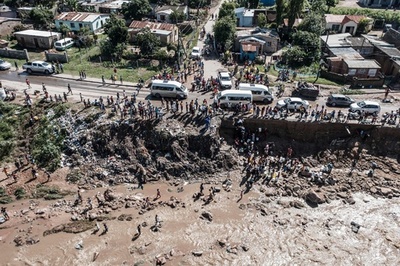 南ア、豪雨で緊急事態宣言 死者400人超