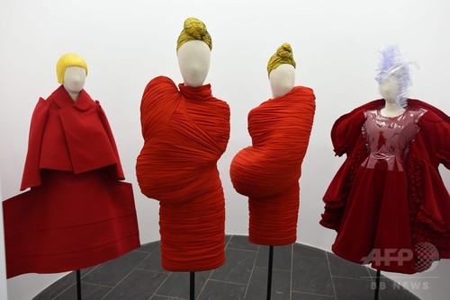 川久保玲の展覧会、メトロポリタン美術館で始まる 川久保玲の展覧会、メトロポリタン美術館で始まる