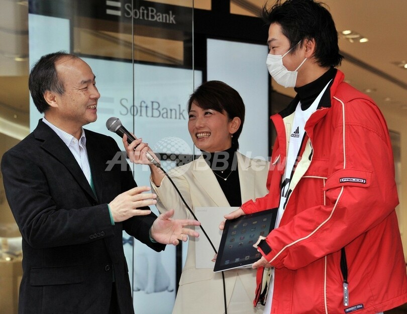 米アップルの新しいiPad、日本などで発売