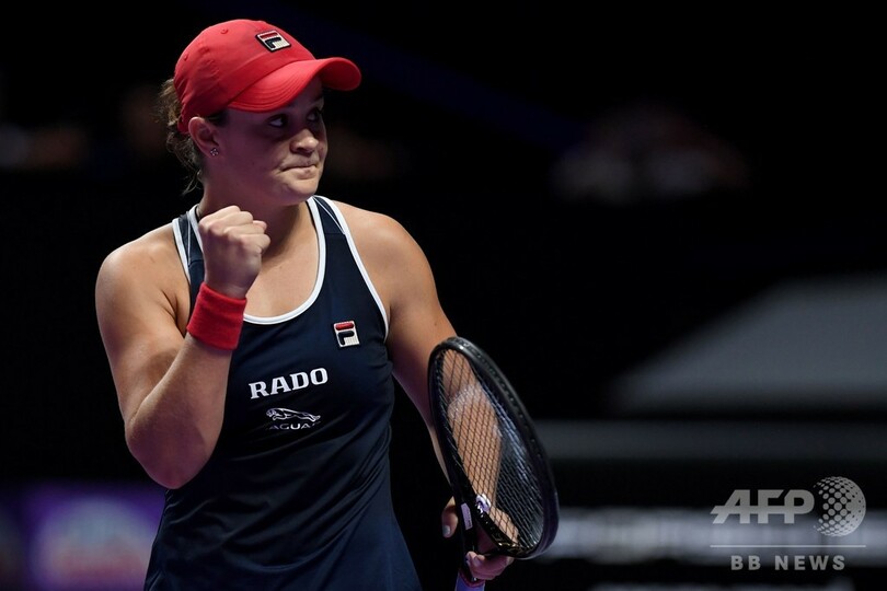 大坂がWTAファイナルズ白星発進、世界1位のバーティも勝利