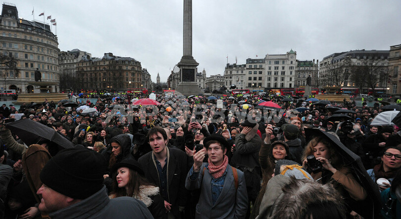 トラファルガー広場でサッチャー元首相への「抗議パーティー」