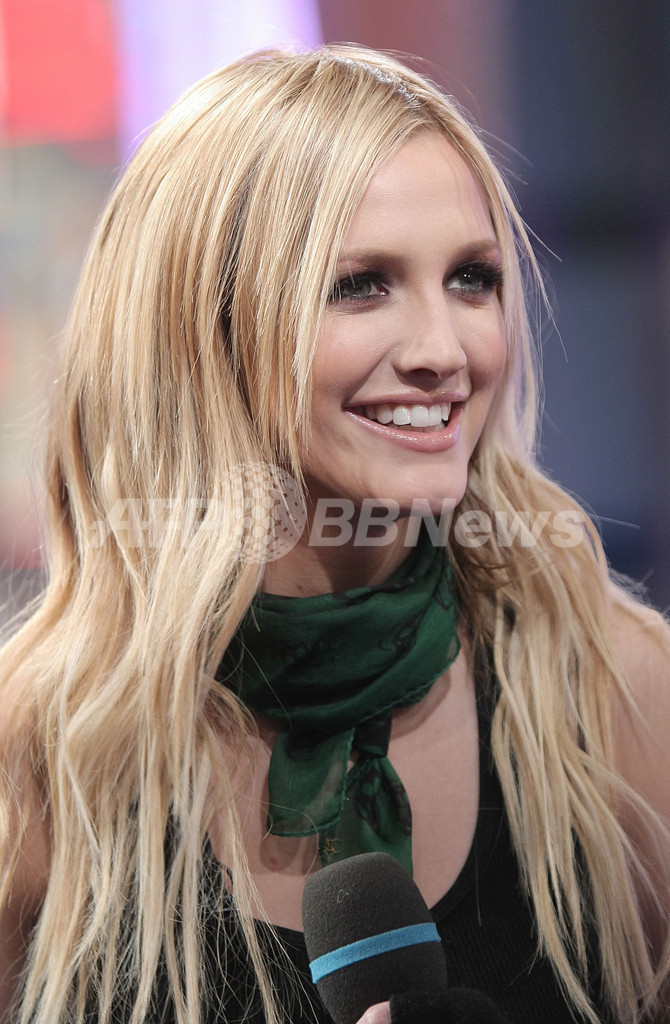 アシュリー・シンプソン、MTV「Total Request Live」に出演