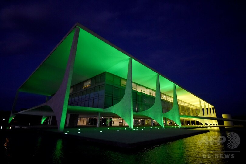 リオ五輪まであと100日、各地でライトアップ 聖火はブラジルへ