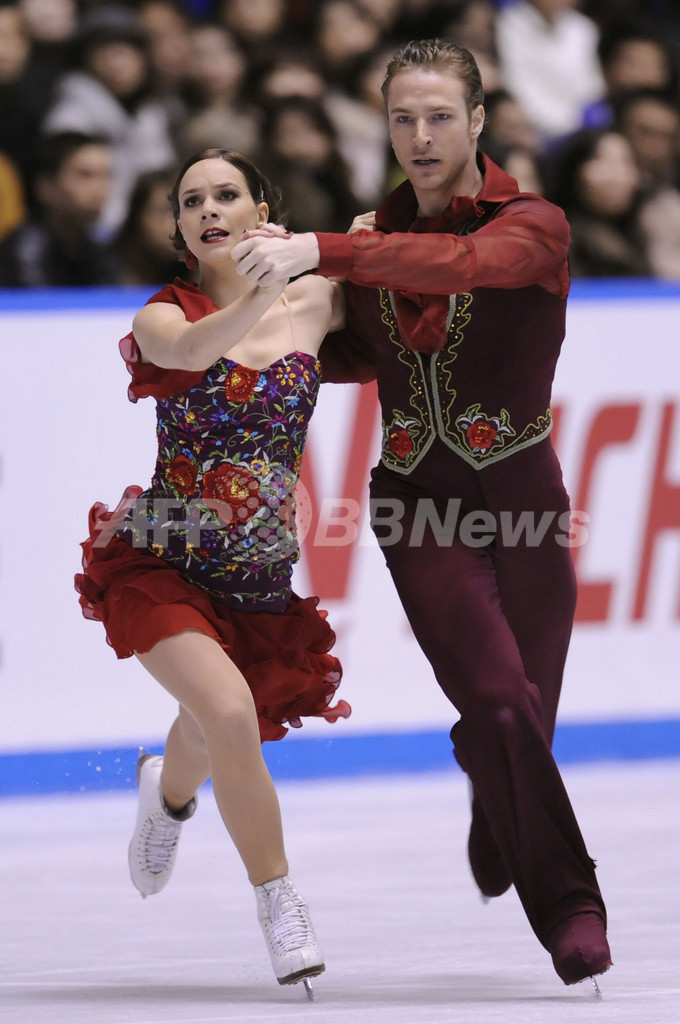 ファイエラ／スカリ組が規定で首位、フィギュアGP第6戦