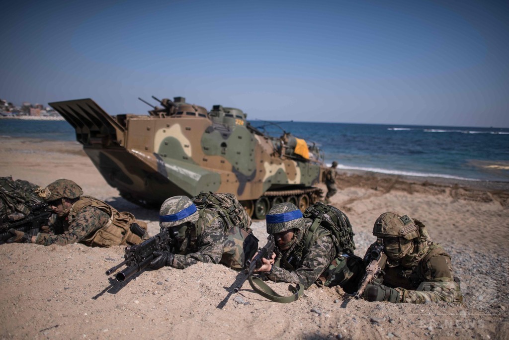 国際ニュース：AFPBB News米韓合同軍事演習、上陸訓練「双竜」を実施