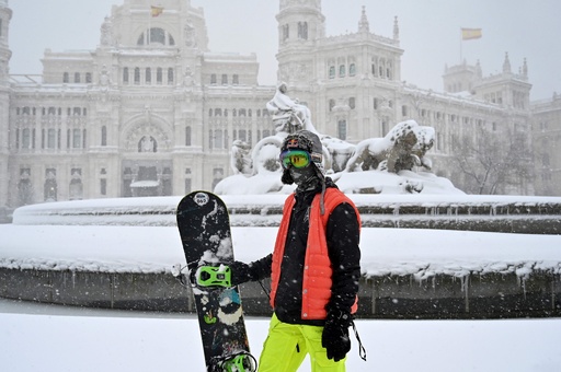 スペイン首都 50年ぶりの大雪 全土で交通混乱 写真12枚 国際ニュース Afpbb News