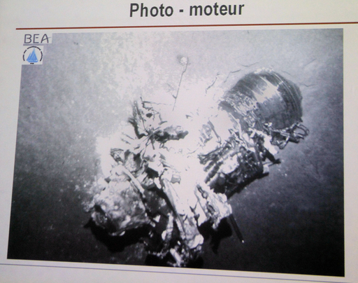 墜落したエールフランス機の「大きな部分」、大西洋で見つかる 写真9枚