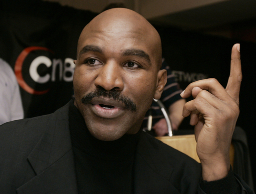 ボクシング＞ホリフィールド 5度目の王座奪還を誓う - 米国 写真4枚