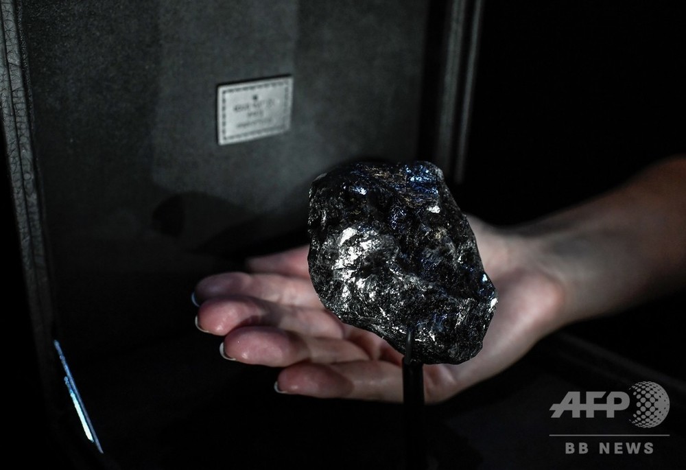 ルイ・ヴィトン、史上2番目に大きなダイヤ原石を披露 高級宝飾市場に
