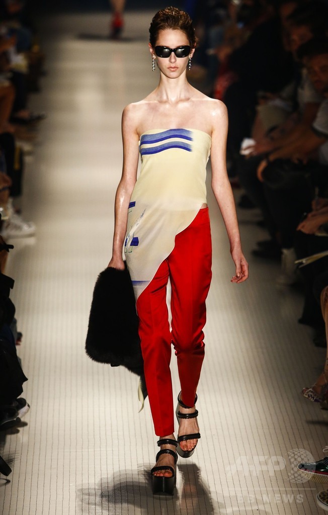 ドナテラ・ヴェルサーチもコレクション発表、「サンパウロ・ファッション・ウィーク」開催