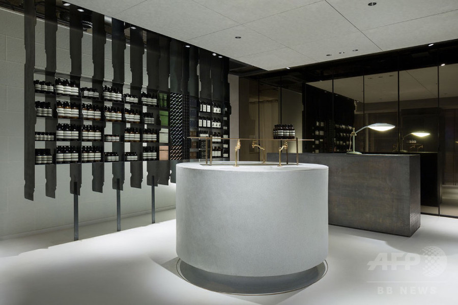 「イソップ」、青山通りに面した新店舗をオープン