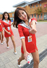 韓国・霊岩（Yeongam）で行われた、12F1第16戦韓国GP（Korean Grand Prix 2012）のレースクイーンたち（2012年10月14日撮影）。(c)AFP/JUNG YEON-JE