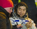 油井さんら3宇宙飛行士 無事地球に帰還 珍しい夜間の着陸 写真14枚 国際ニュース Afpbb News