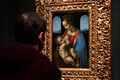 イタリア・ミラノにあるポルディ・ペッツォーリ美術館に展示されたレオナルド・ダビンチの「リッタの聖母」（2019年11月6日撮影、資料写真）。(c)Miguel MEDINA / AFP