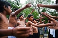 パキスタン・イスラマバードで行われた、シーア派の宗教行事に参加する信者ら（2021年5月4日撮影）。(c)Aamir QURESHI / AFP