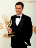 米ロサンゼルス（Los Angeles）で行われた第63回プライムタイム・エミー賞（Primetime Emmy Awards）授賞式で連続コメディー部門の主演男優賞を獲得したジム・パーソンズ（Jim Parsons、2011年9月18日撮影）。(c)AFP/ROBYN BECK