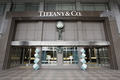 リニューアルオープンした「ティファニー大阪梅田店」の内観。(c)Tiffany ＆ Co.