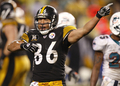 第4Qにダウンを奪い喜ぶスティーラーズのWRハインズ・ウォード（%%Hines Ward%%）。(c)AFP/Getty Images Gregory Shamus