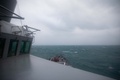 台湾海峡を通過する米海軍のアーレイ・バーク級ミサイル駆逐艦ヒギンズ。米海軍提供（2024年10月20日撮影、21日提供）。(c)AFP PHOTO / US NAVY