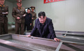 養魚場を視察する金正恩朝鮮労働党委員長。朝鮮中央通信配信（2019年4月16日配信、撮影日不明）。(c)AFP PHOTO/KCNA VIA KNS