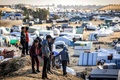パレスチナ自治区ガザ地区南部ラファの避難民キャンプ（2024年1月30日撮影）。(c)Mahmud Hams / AFP