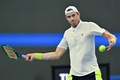 テニス、中国オープン、男子シングルス1回戦。リターンを打つニコラス・ジャリー（2024年9月26日撮影）。(c)STRINGER / AFP