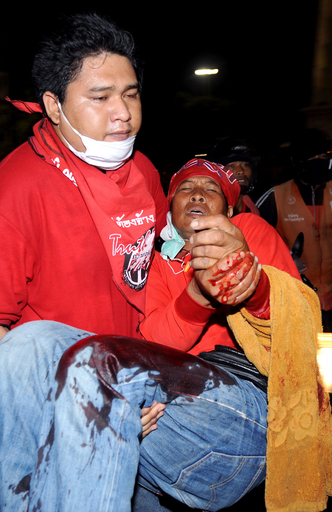 タイ政府、威嚇目的以外の実弾使用を否定