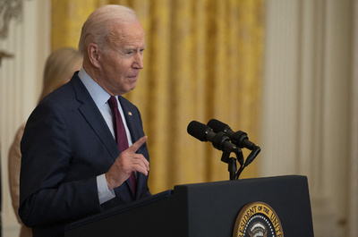 ロシアはウクライナ原発での軍事行動停止を 米大統領