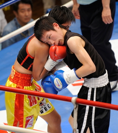 小関 アトム級タイトルを獲得