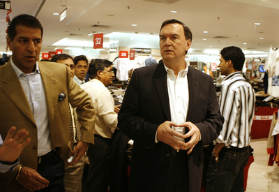 ウォルマート副会長ら視察開始、フランチャイズ店全国展開へ - インド