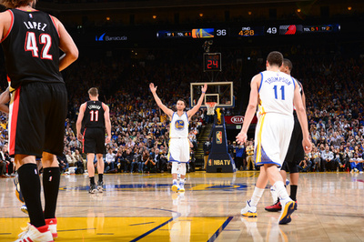 カリーが3Pシーズン最多記録を更新、ウォリアーズも勝利