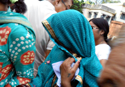 インドの毒入り給食事件、校長夫妻を訴追