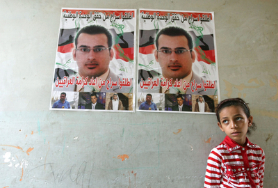 イラク靴投げ記者、14日にも釈放へ