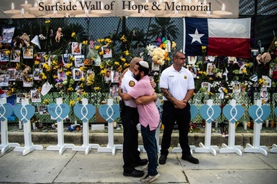 フロリダ集合住宅崩落、生存者の捜索打ち切り 死者54人に 86人不明