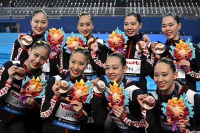 日本 チームTRで銅メダル 世界水泳AS