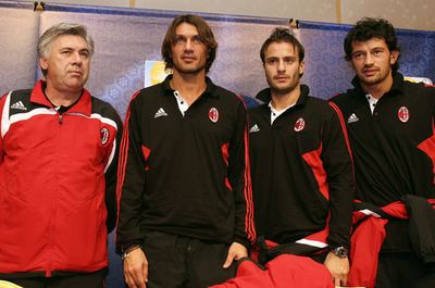 ACミラン 横浜市内のホテルで会見