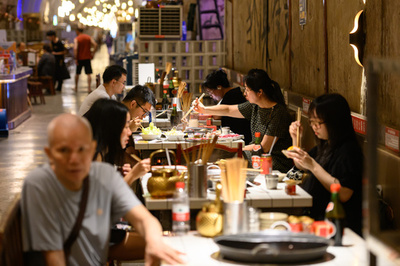 スーパーが火鍋の店内飲食を導入、「外食＋」で再び勝負