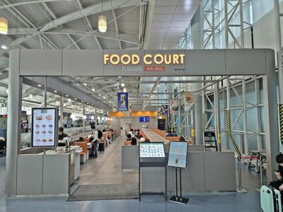 ベルトコンベアが食事提供、食器返却はロボット…韓国・金海空港に無人フードコート