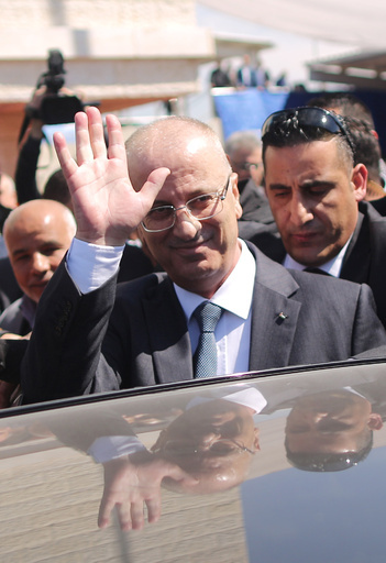 ガザ地区で爆発、自治政府首相を乗せた車列の入境時