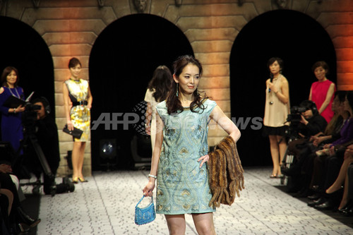 萬田久子やテリー伊藤ら豪華な顔ぶれ勢揃い マダムショー 開催 写真42枚 ファッション ニュースならmode Press Powered By Afpbb News