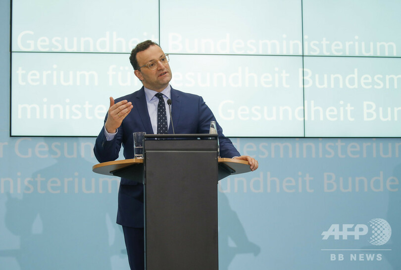 独保健相、ワクチン開発「何年もかかる」 米大統領の「年内」発言受け