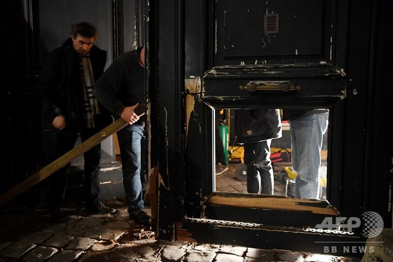 「黄色いベスト」デモ、政府庁舎の扉破り侵入 仏各地で衝突